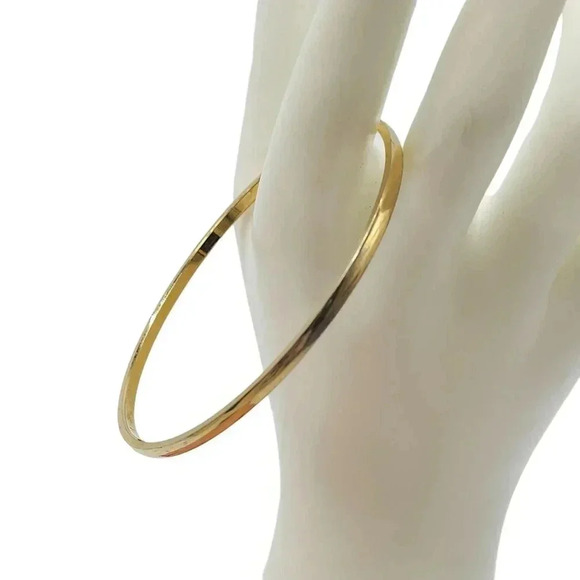 Trifari Dainty Bangle Bracelet Marked L Gold Tone Vintage - Picture 1 of 5